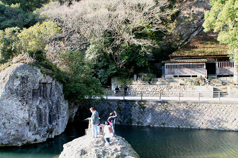 川中不動と天念寺