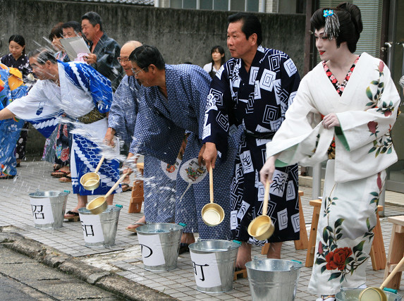 豊後高田 昭和の町打ち水大作戦